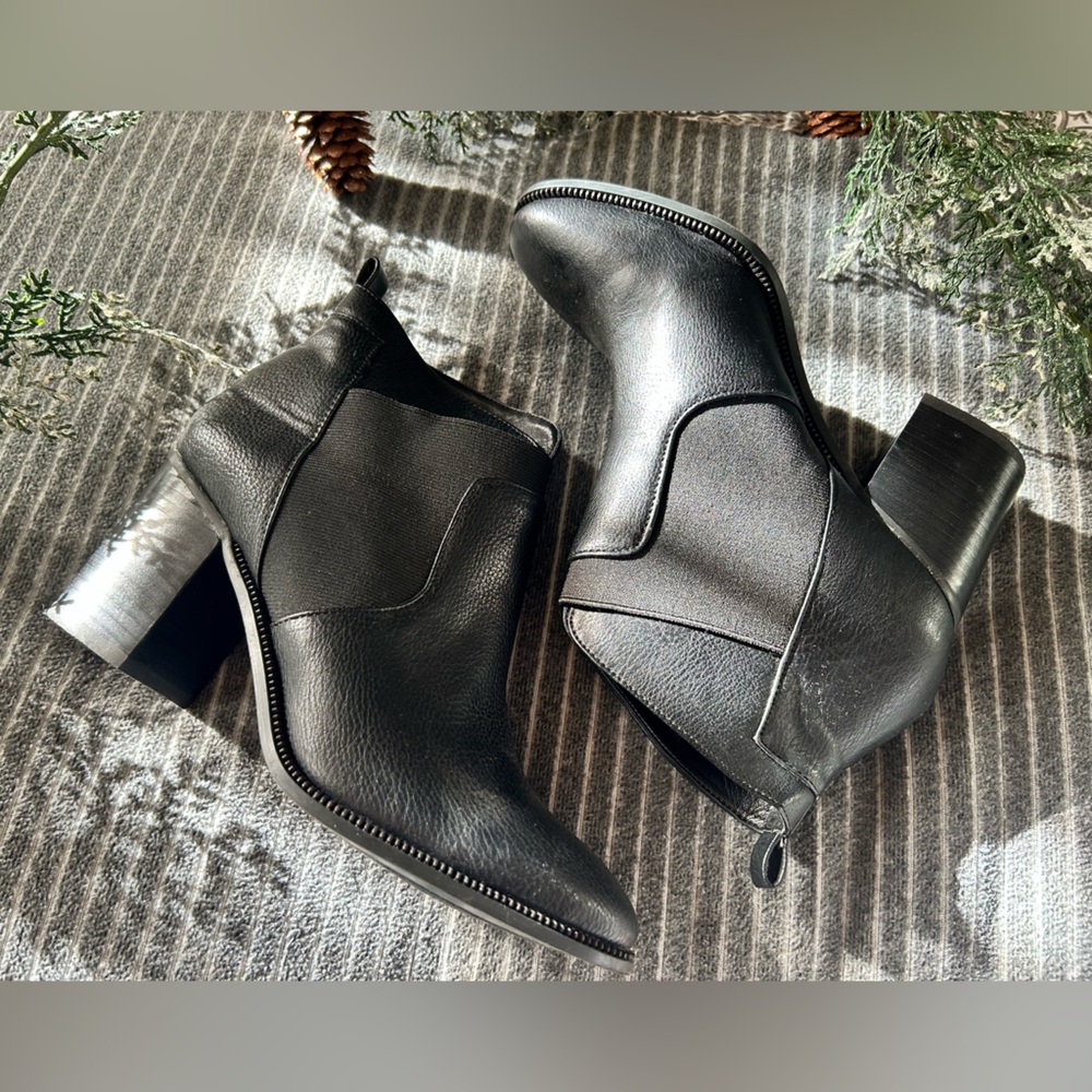 Calvin Klein Black Leather Ankle Boots Women’s 7M Block Heel Slip-On